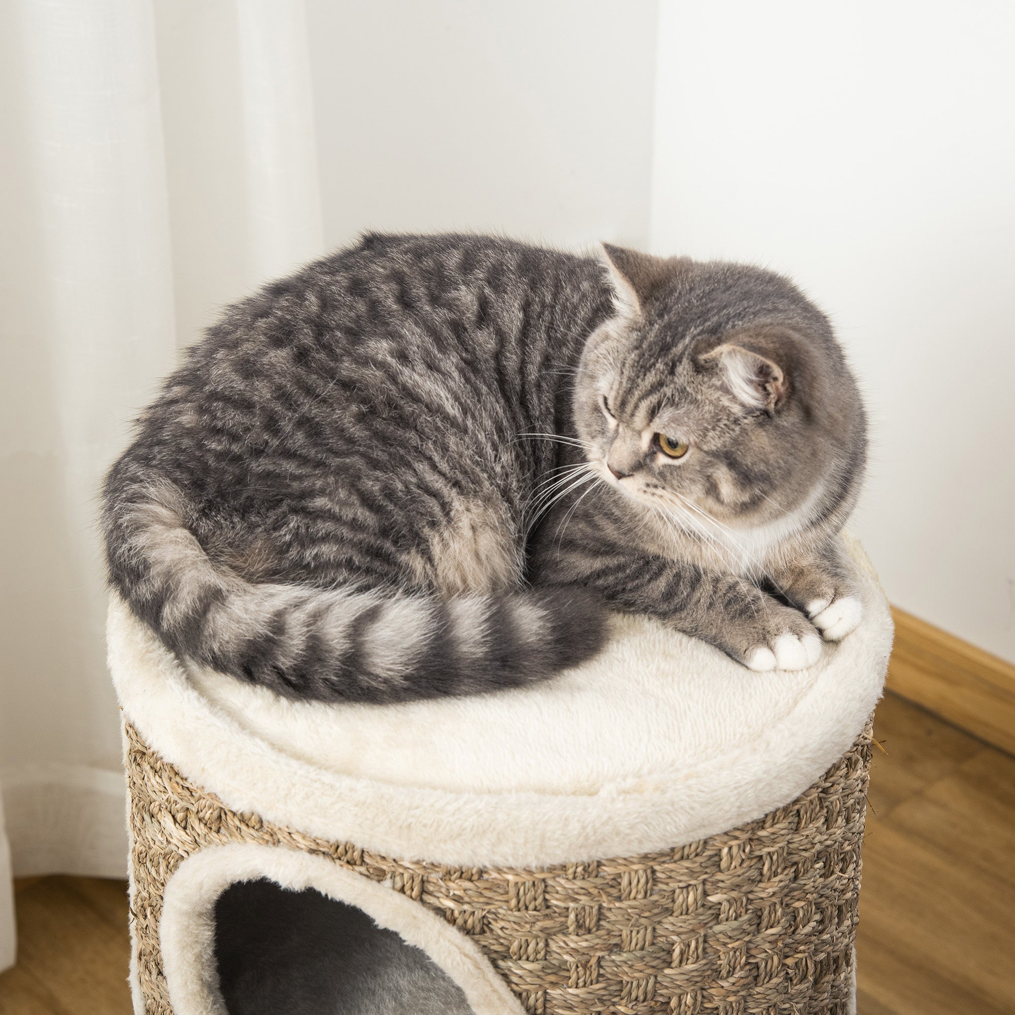 28 Inch Chat Condo, 3 Story Chat Hideaway avec Sisal Griffoir Pad