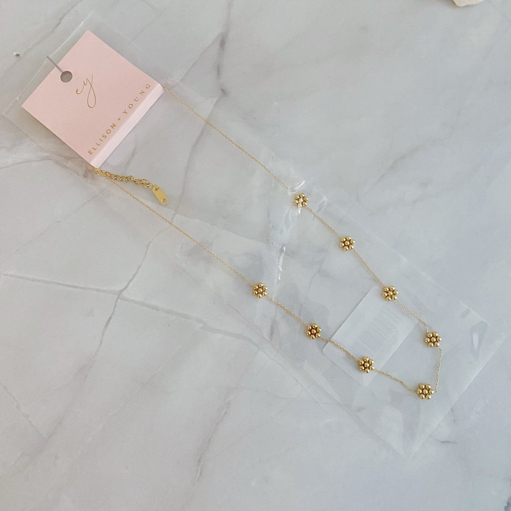 Collier en Perles Dorées avec Fleurs