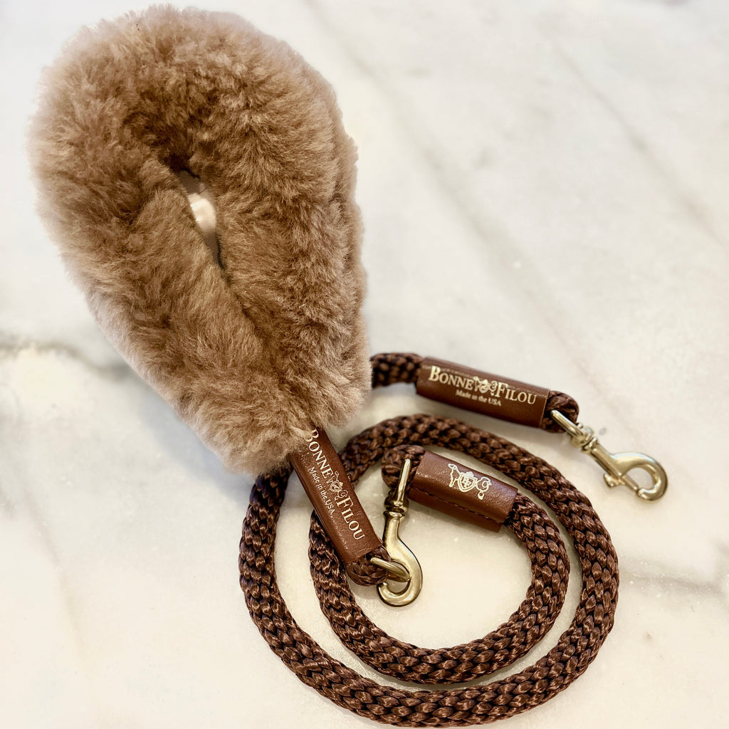 Ensemble Poignée en Fourrure Shearling + Laisse en Corde : Confort et Style