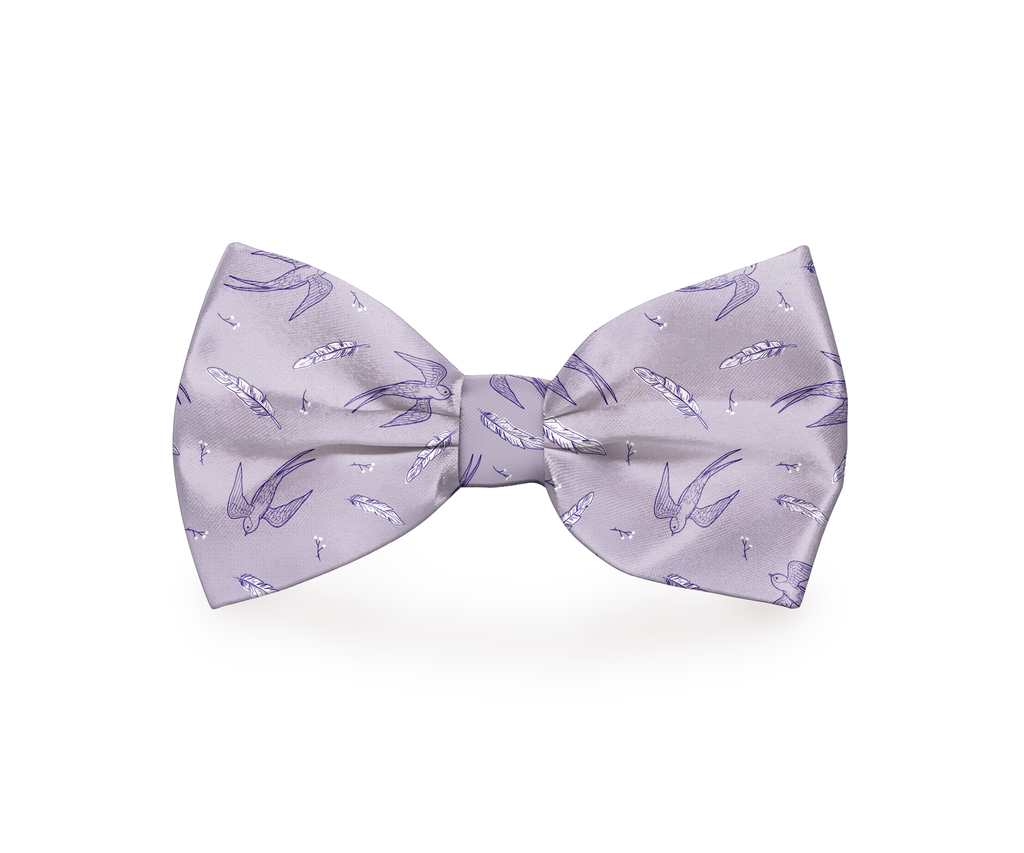 Nœud papillon pour chien en violet avec motifs d'hirondelle et de plume