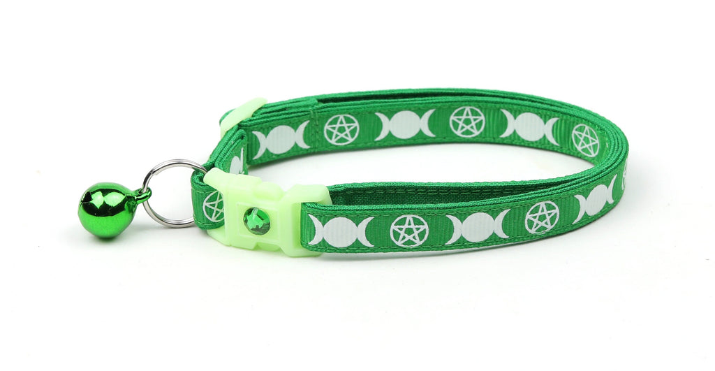 Familiar de Sorcière sur Collier de Chat Vert