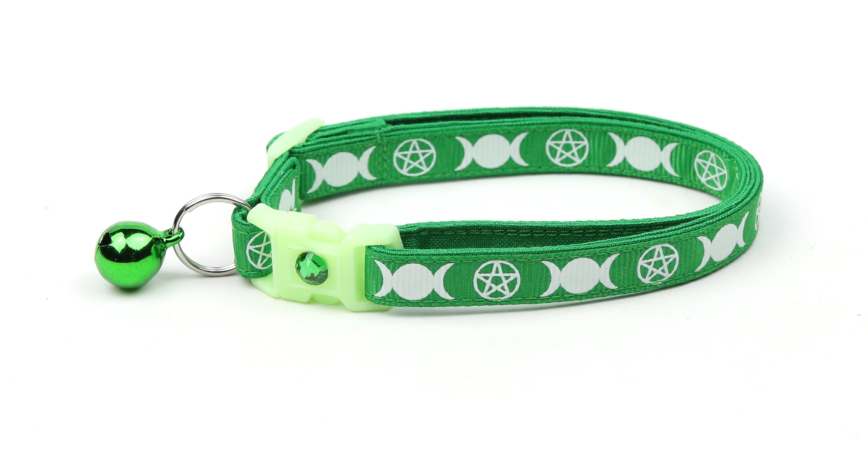 Familiar de Sorcière sur Collier de Chat Vert