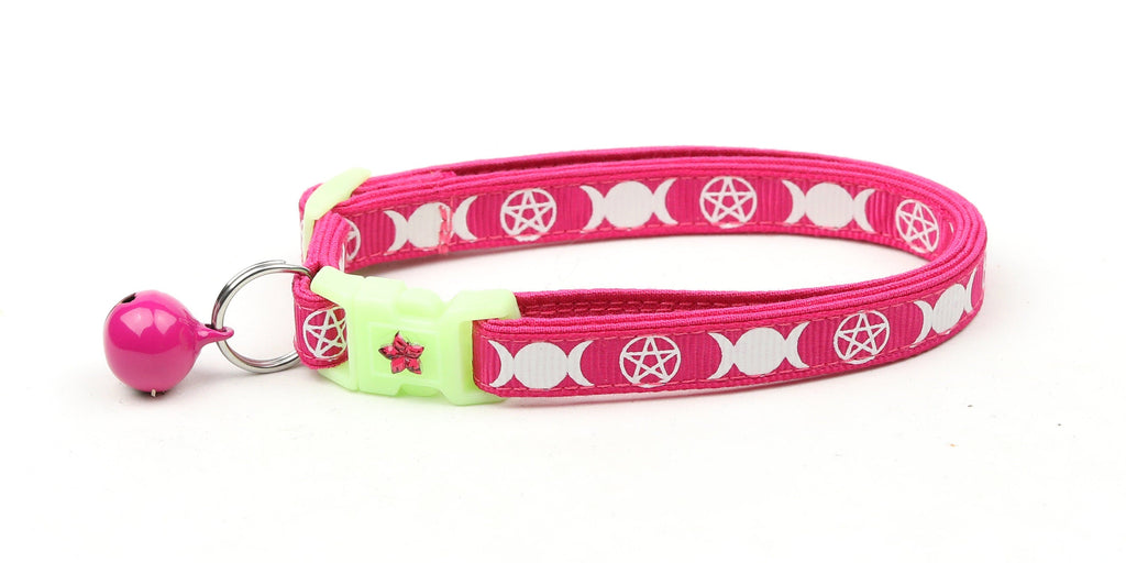 Collier de Chat Rose avec Sorcière