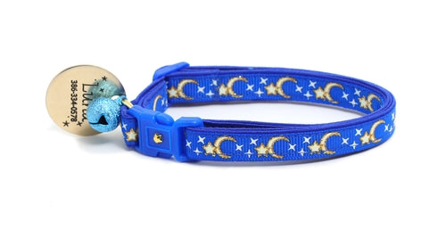 Lunes et Étoiles Dorées sur Collier de Chat Bleu Royal