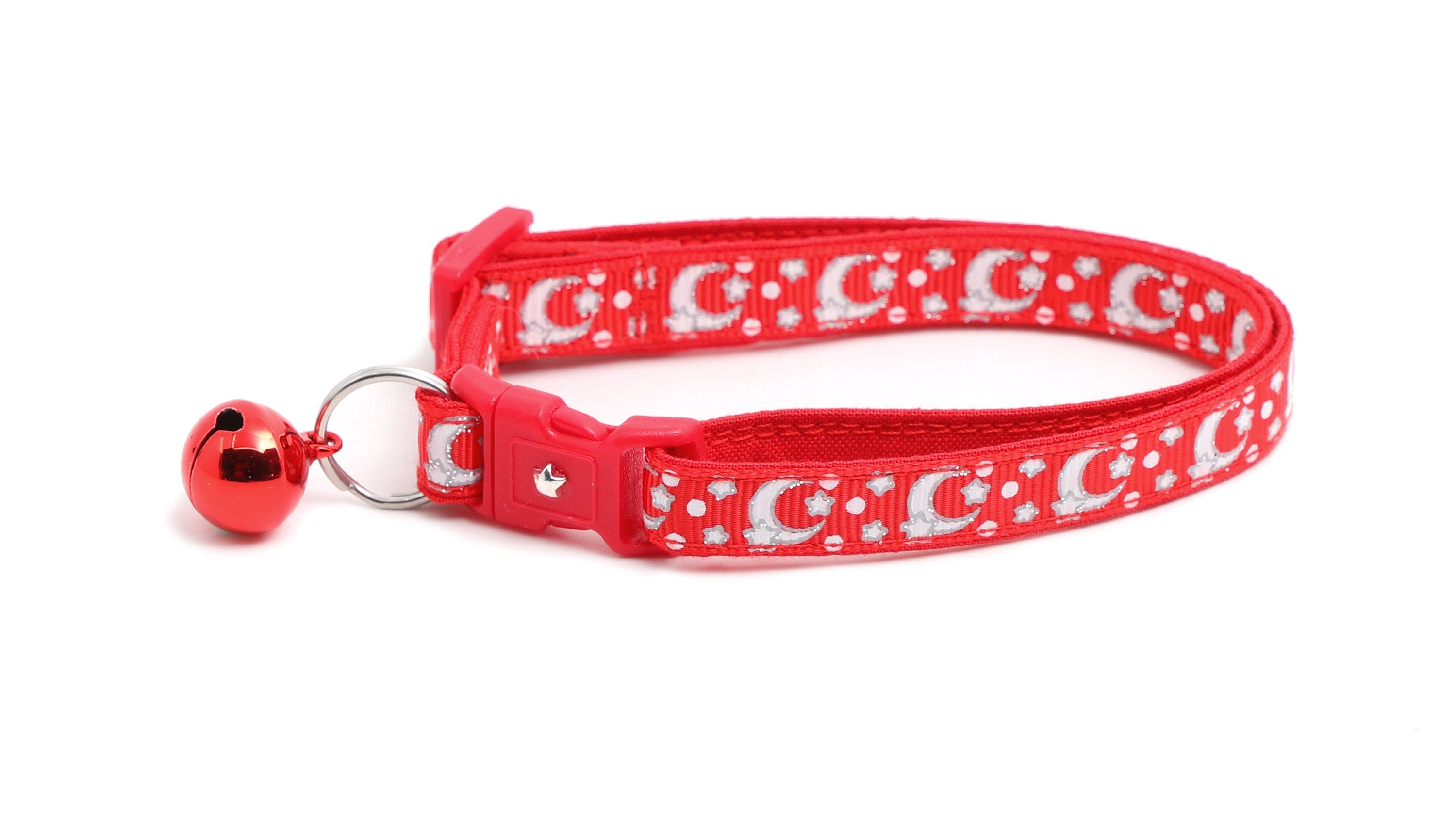Collier pour chat rouge vif avec lunes et étoiles argentées