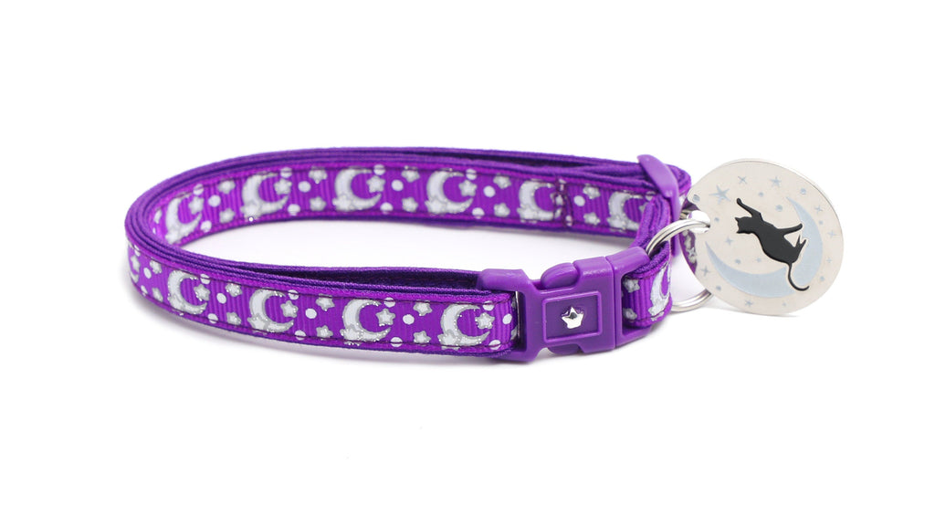Collier pour chat violet foncé avec lunes et étoiles argentées