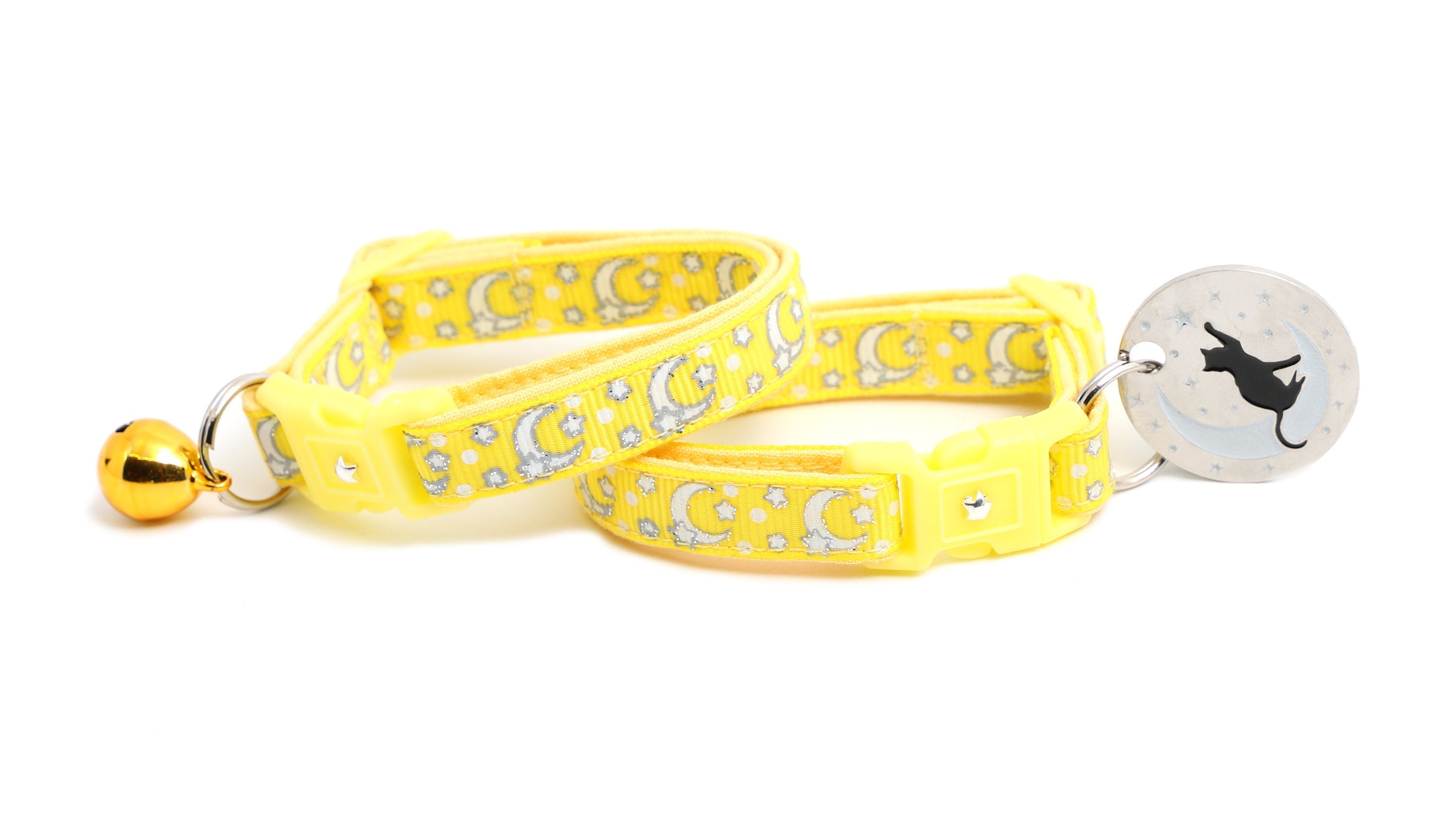 Collier pour chat jaune avec lunes et étoiles argentées