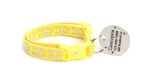 Collier pour chat jaune avec lunes et étoiles argentées