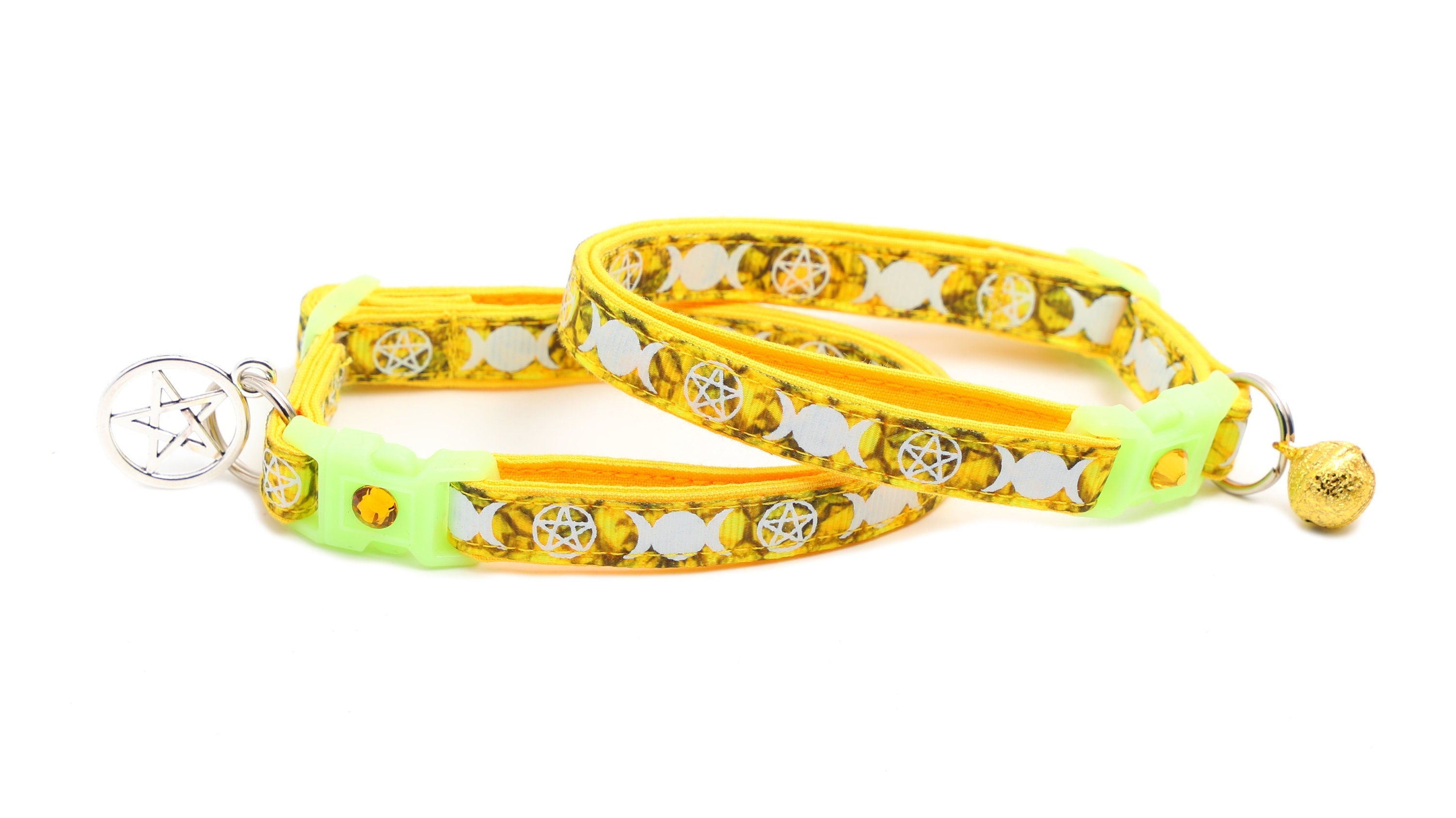 Familiar de Sorcière sur Collier de Chat Topaze