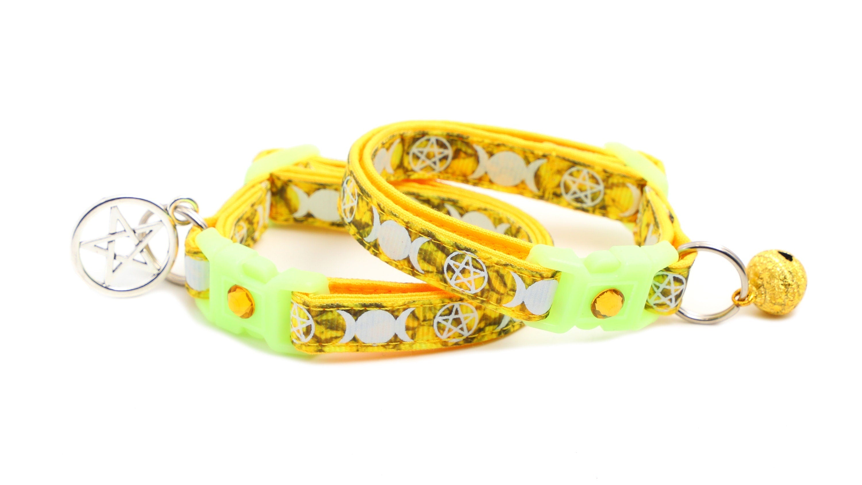 Familiar de Sorcière sur Collier de Chat Topaze