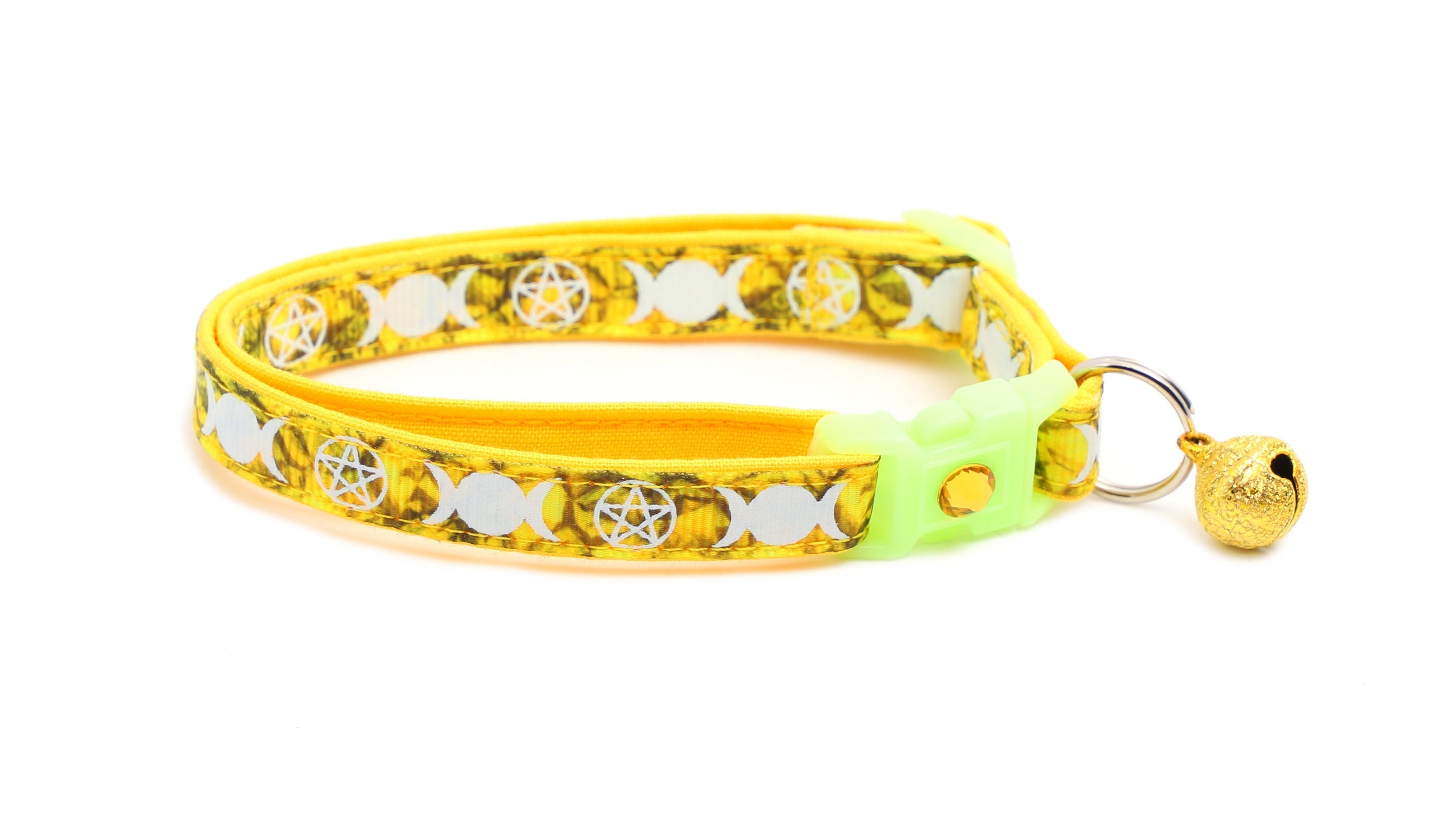 Familiar de Sorcière sur Collier de Chat Topaze