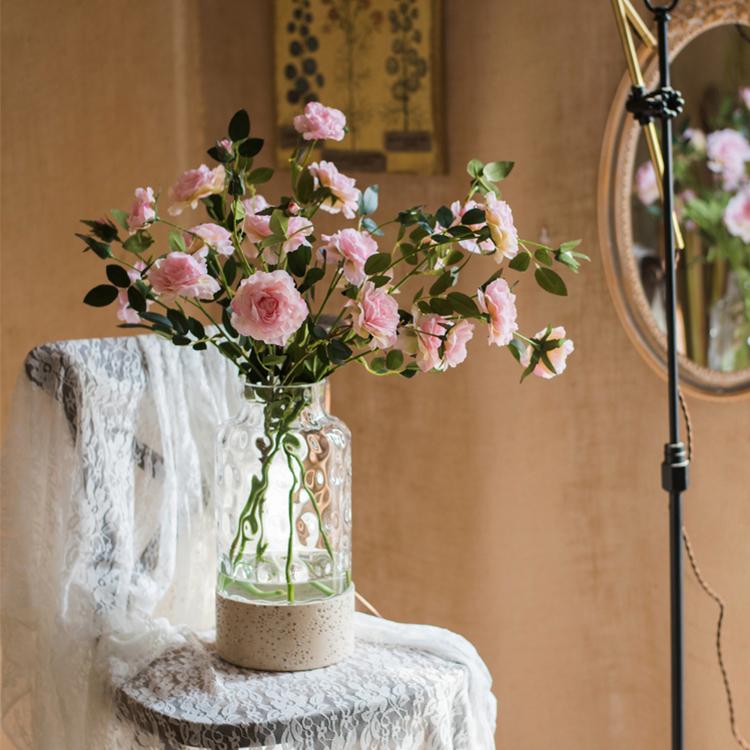 Tige de Rose en Soie Artificielle Réaliste